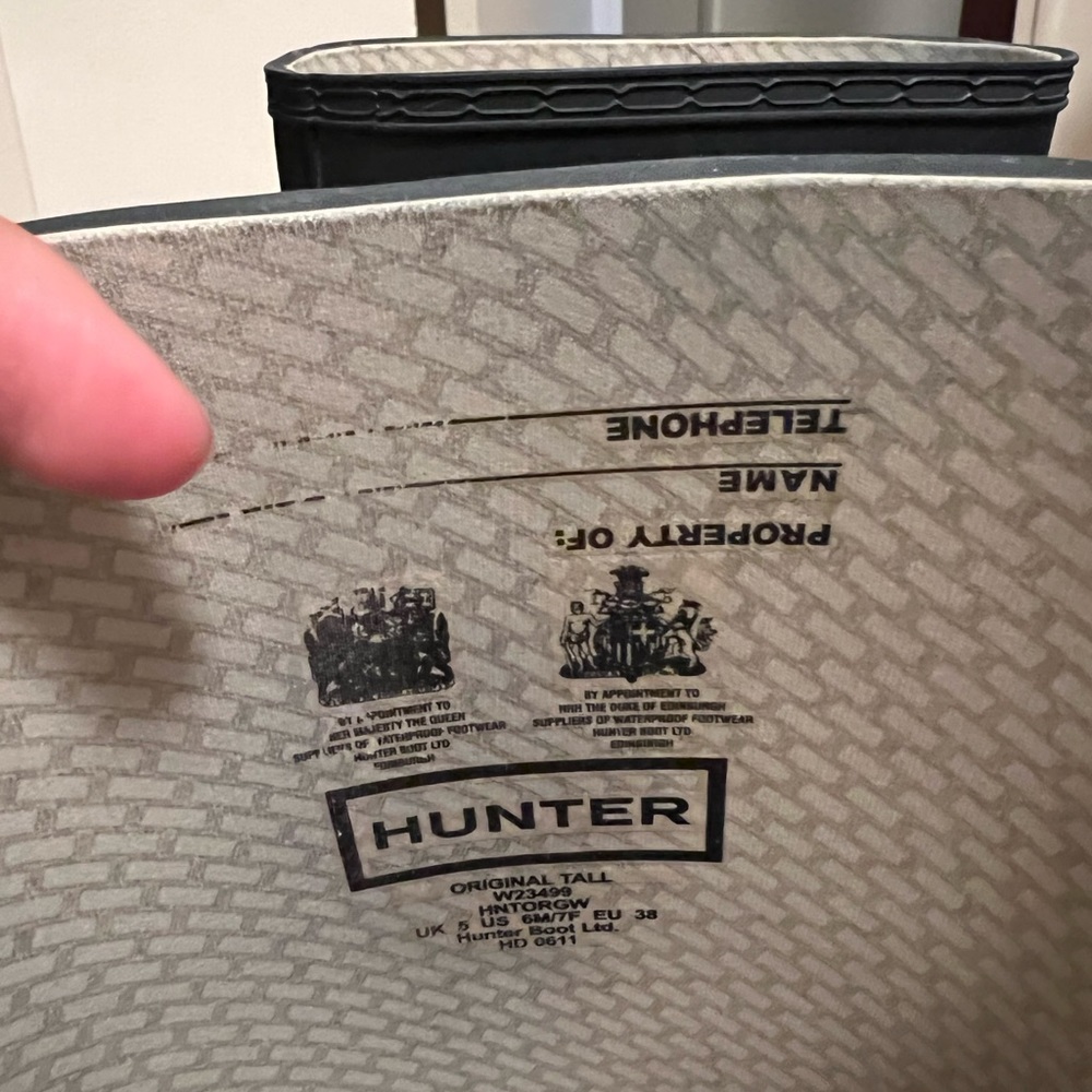 Hunter navy rain boots - Picture 7 of 8